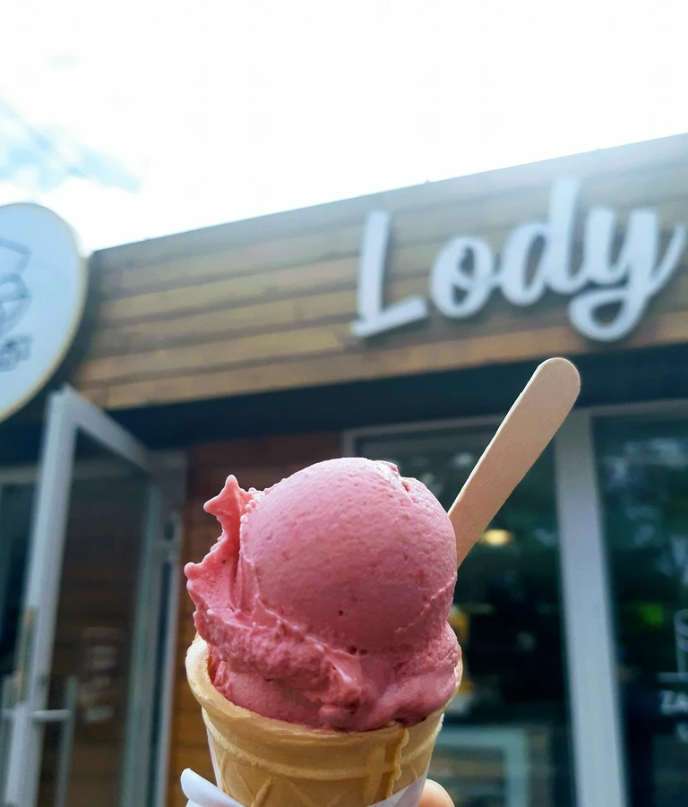 Lody truskawkowe